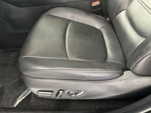 Used 2022 Toyota RAV4 XLE Premium image 16