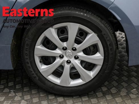 Used 2022 Toyota Corolla LE image 28