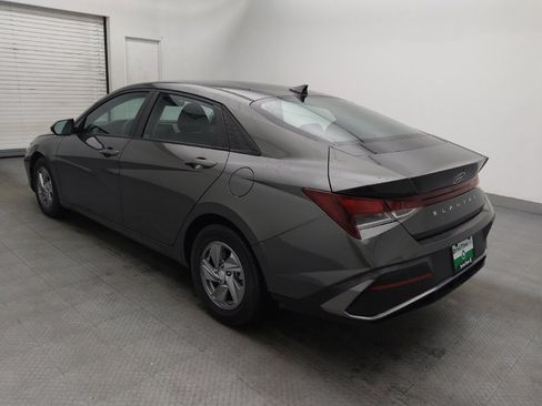 Used 2024 Hyundai Elantra SE image 3