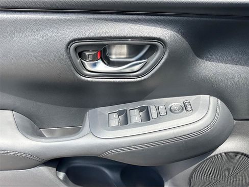 Certified 2026 Honda HR-V LX image 17