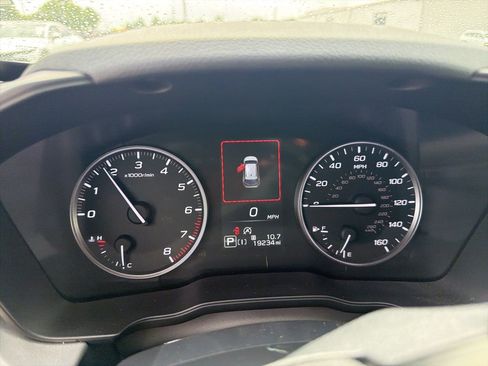 Used 2024 Subaru Crosstrek 2.0i Premium image 12