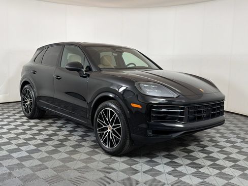 Used 2026 Porsche Cayenne AWD/4WD image 8