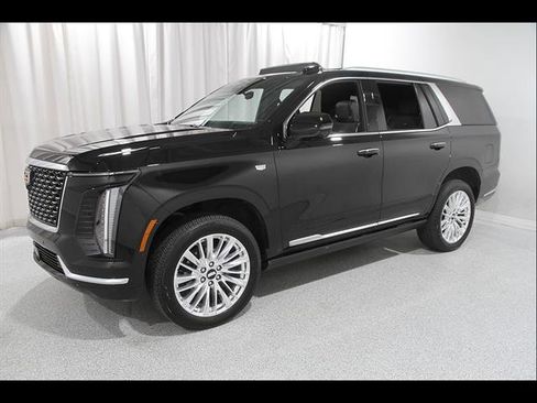Used 2026 Cadillac Escalade Luxury AWD/4WD image 3