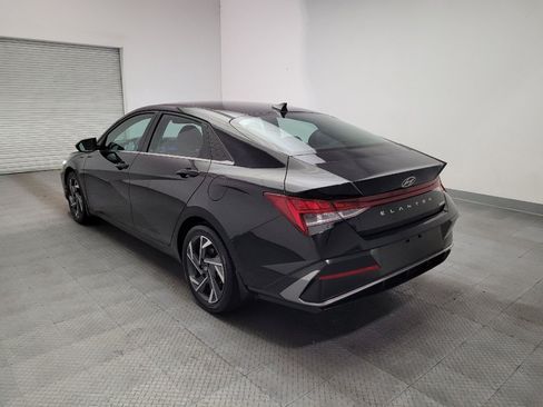 Used 2025 Hyundai Elantra Limited FWD image 5