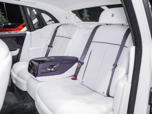 Used 2018 Rolls-Royce Phantom Sedan RWD image 20
