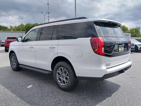 Used 2025 Ford Expedition Active RWD image 5