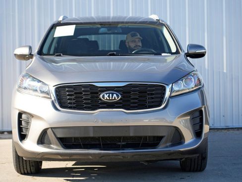 Used 2019 Kia Sorento LX w/ LX Convenience Package image 6
