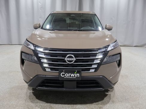 Used 2025 Nissan Rogue SV AWD/4WD image 7