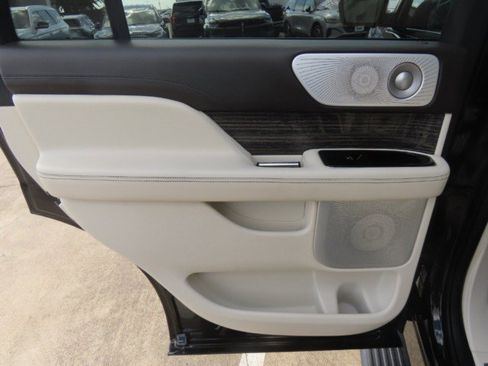 Used 2020 Lincoln Navigator Black Label AWD/4WD image 18