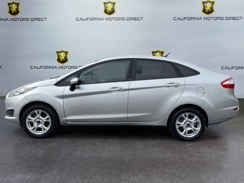 Used 2016 Ford Fiesta SE FWD image 2