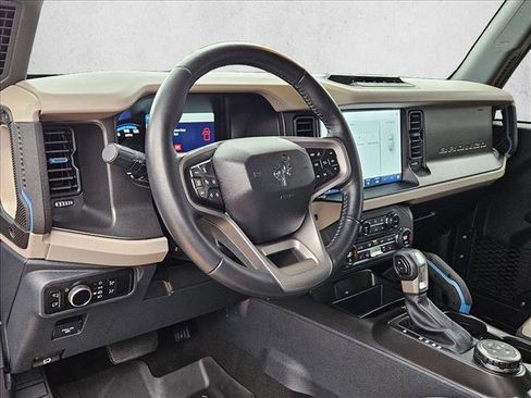 Used 2023 Ford Bronco Wildtrak image 10