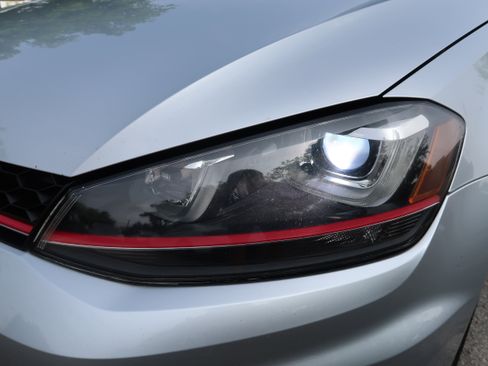 Used 2015 Volkswagen GTI S FWD image 33