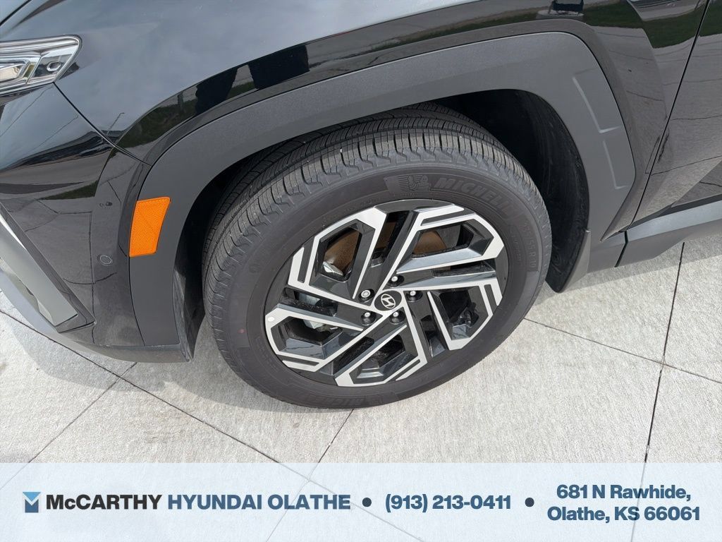 Used 2025 Hyundai Tucson Limited AWD/4WD image 21