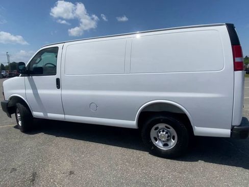 New 2025 Chevrolet Express 3500 w/ Driver Convenience Package RWD image 7