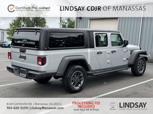 Certified 2024 Jeep Gladiator Sport AWD/4WD image 9