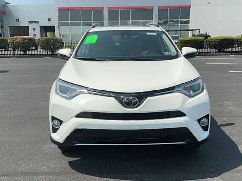 Used 2018 Toyota RAV4 XLE w/ Plus Extra Value Package AWD/4WD image 2