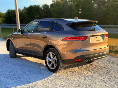 Used 2017 Jaguar F-PACE Premium image 3