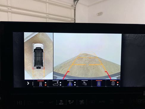 Used 2024 GMC Hummer EV 3X w/ LPO, Illumination Package image 25