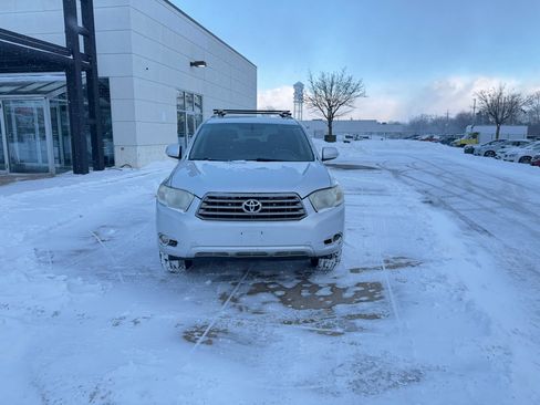 Used 2010 Toyota Highlander SE image 2