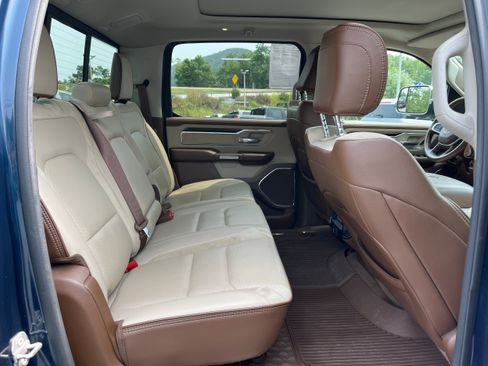 Used 2022 RAM 1500 Laramie AWD/4WD image 7