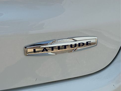 New 2025 Jeep Compass Latitude w/ Convenience Group image 15