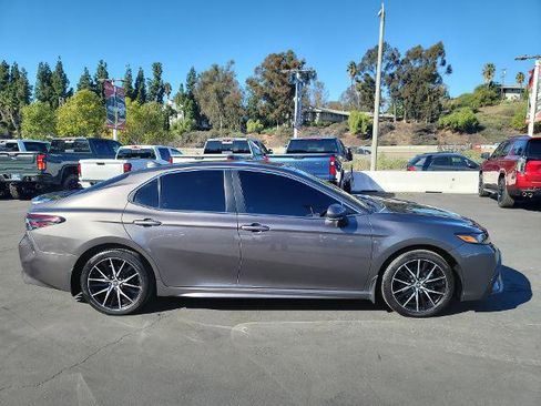 Used 2023 Toyota Camry SE image 9