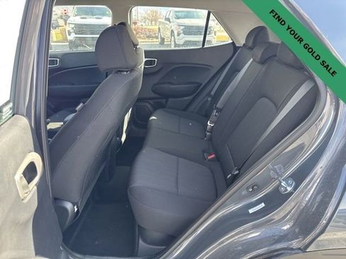 Used 2025 Hyundai Venue SE image 12