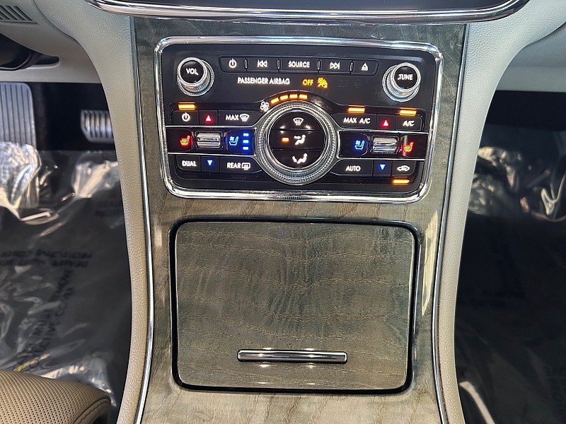 Used 2018 Lincoln Continental Reserve AWD/4WD image 23