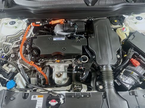 Used 2018 Honda Accord EX image 32