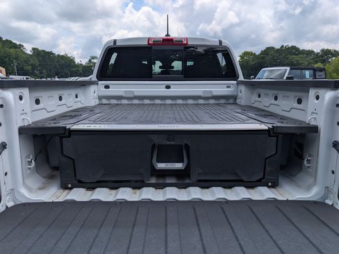 Used 2024 Chevrolet Colorado W/T w/ WT Convenience Package RWD image 18