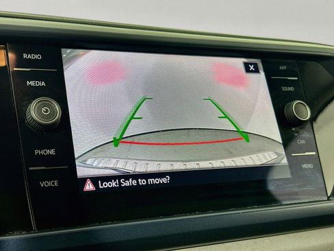 Used 2023 Volkswagen Taos SE FWD image 13