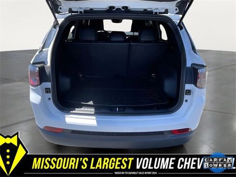 Used 2024 Jeep Compass Latitude image 29