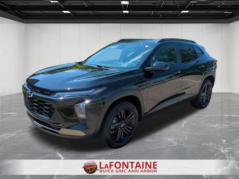 Used 2024 Chevrolet Trax ACTIV w/ Driver Confidence Package FWD image 5