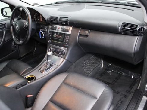 Used 2005 Mercedes-Benz C 230 Sedan image 24