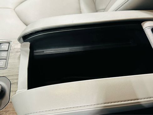 Used 2024 Toyota Highlander Platinum image 19