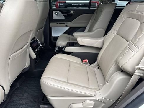 Used 2022 Lincoln Aviator Reserve w/ Equipment Group 201A RWD image 26