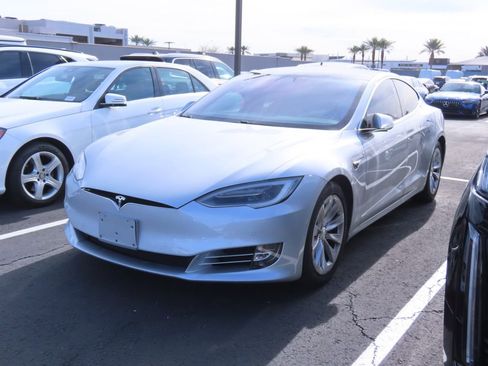 Used 2017 Tesla Model S 90D image 2