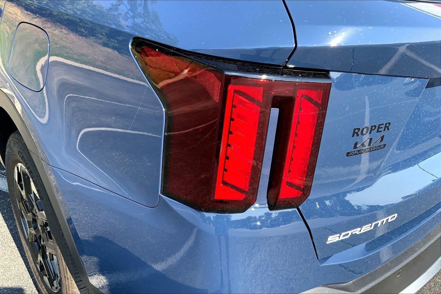 Used 2025 Kia Sorento S FWD image 29