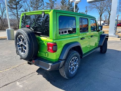 Used 2025 Jeep Wrangler Sport S image 7
