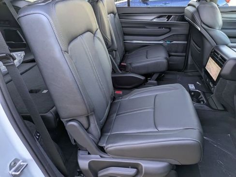 New 2026 Jeep Grand Wagoneer Summit image 28