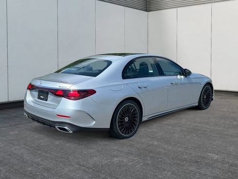 Used 2025 Mercedes-Benz E 450 4MATIC Sedan image 5