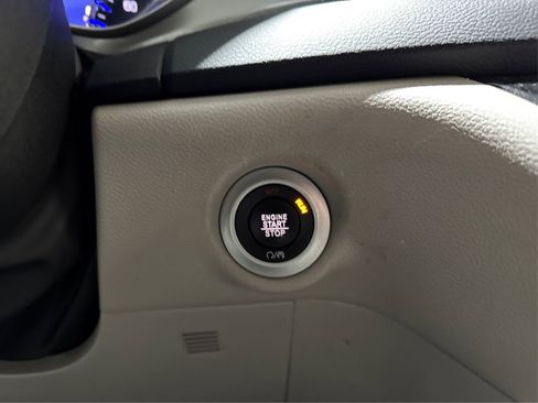 Used 2022 Chrysler Pacifica Touring-L FWD image 28