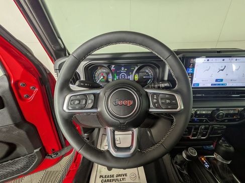 Certified 2025 Jeep Wrangler Unlimited Sahara image 21