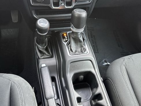 Used 2020 Jeep Wrangler Unlimited Sport S AWD/4WD image 17