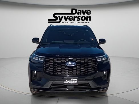 Used 2025 Ford Explorer ST-Line AWD/4WD image 2