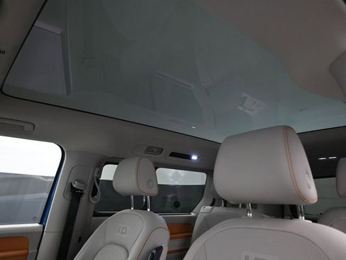 New 2025 Volkswagen ID. Buzz 1st Edition image 12