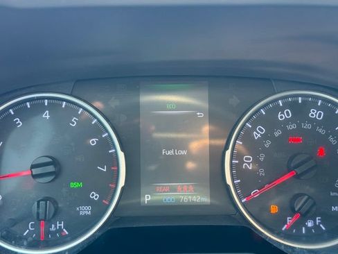 Used 2021 Toyota RAV4 XLE Premium w/ Carpet Mat Package (TMS) FWD image 20
