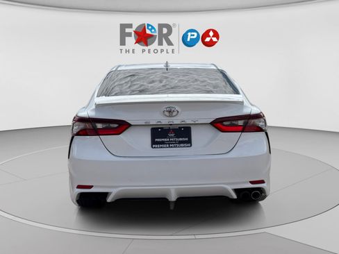 Used 2021 Toyota Camry SE image 4