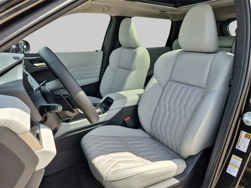 New 2025 Mitsubishi Outlander SEL image 10
