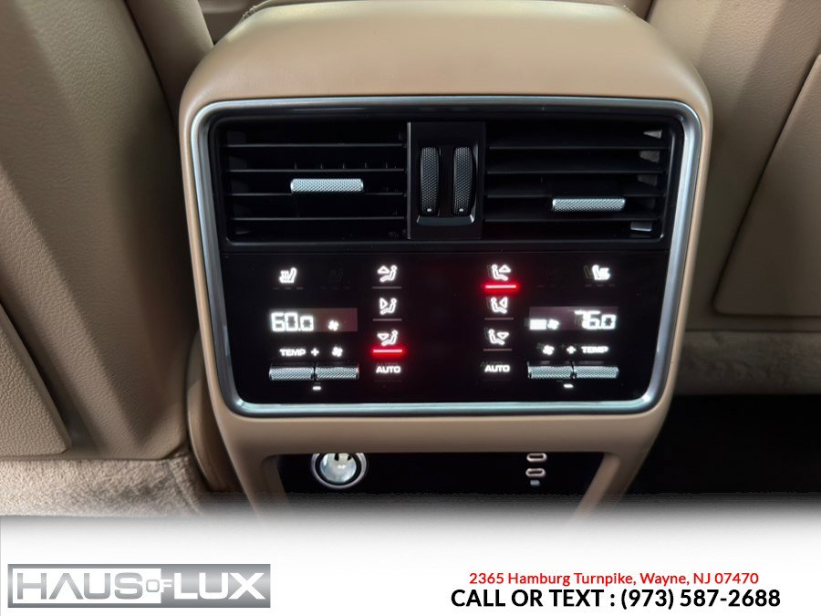 Used 2023 Porsche Cayenne w/ Assistance Package AWD/4WD image 18